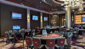 Studio dealer langsung Evolution Gaming dengan multi-kamera dan kualitas HD di neng4d slot